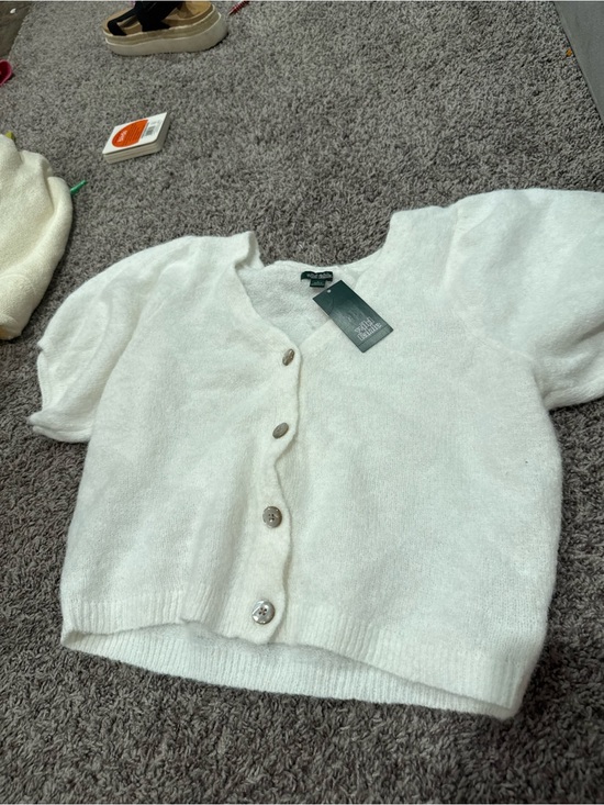 wild fable Tops - 🥬wild fable Cream Fuzzy Knit Cardigan shirt with puff sleeves